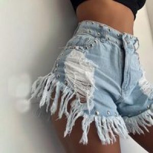 Women’s Summer New Vintage Washed Blue Distressed Denim Shorts High-Waist Straight Leg Slimming Hot Pants with Stylish Raw Hem
